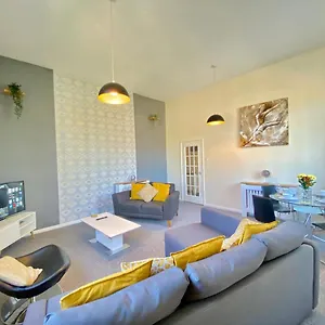 4 Single Beds Or 2 Doubles - Free Parking Spaces - Smart Tv's - Centre Spacious Flat , Southampton United Kingdom