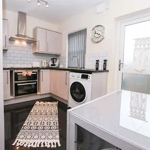 No25-luxe Living Guest House- 2 Bed-wifi-free Parking-city- , Swansea United Kingdom