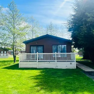 The Beak With Hot Tub , Barmby on the Moor United Kingdom