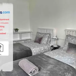 Netley Village Apartment: Serviced With Free Wi-fi In Apartment